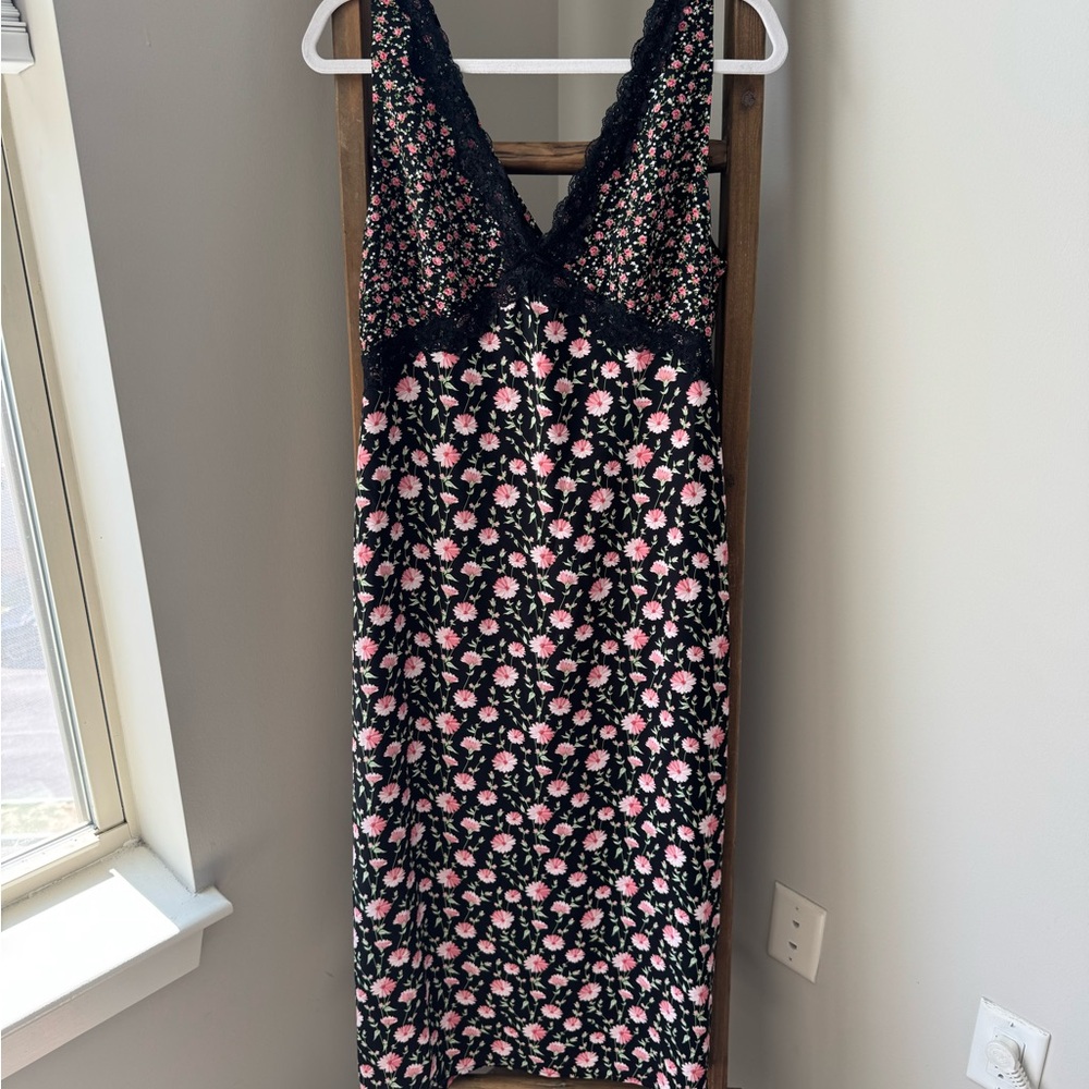 Kittenish Floral Satin Dress with Lace Trim